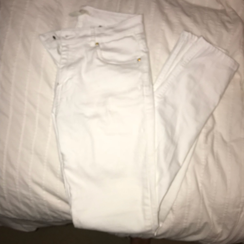 White skinny jeans